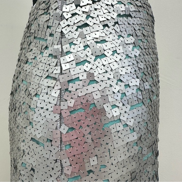 FENDI High-Waisted Midi Skirt With Sequin Embroidery - Argent - Picture 11 of 12